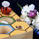 Méhecskés készségfejlesztő fa játék