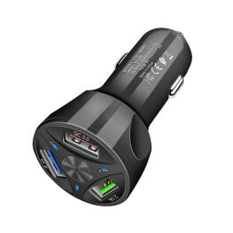 Autós gyorstöltő 3 USB bemenettel - Fekete